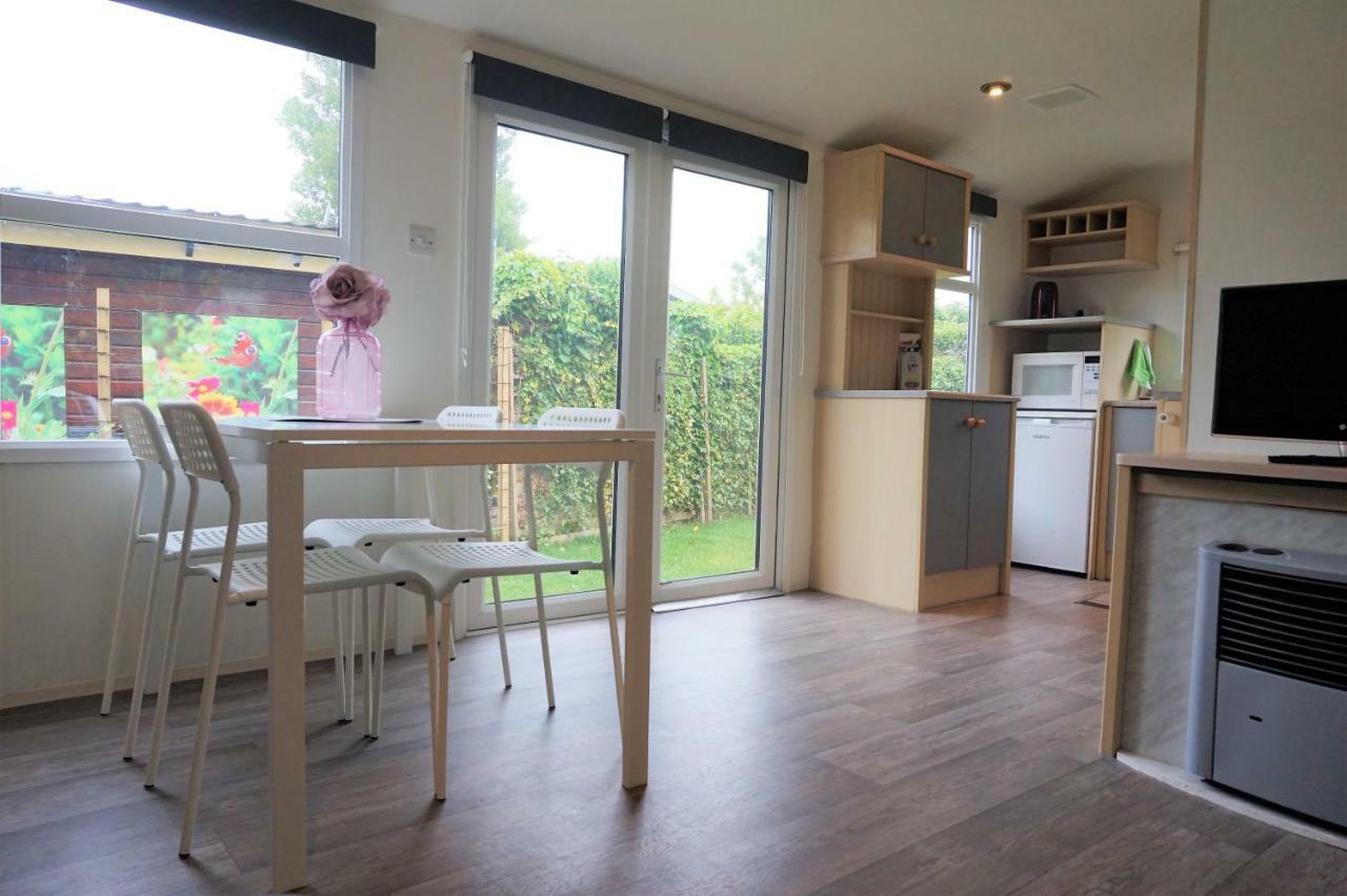 Hotel Vakantieverblijf Aan De Dijk Hippolytushoef Esterno foto